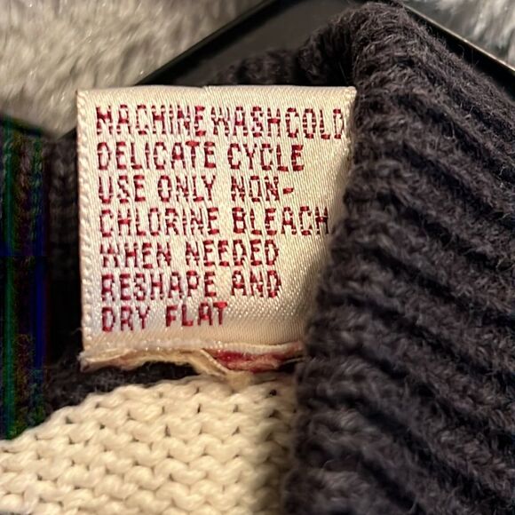 Vintage Bechamel Black & White Diamond with Red Sweater - Size Medium - Picture 10 of 10